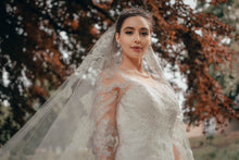 Load image into Gallery viewer, Elizabeth White Bridal Gown - House Of Swavo
