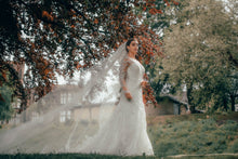 Load image into Gallery viewer, Elizabeth White Bridal Gown - House Of Swavo